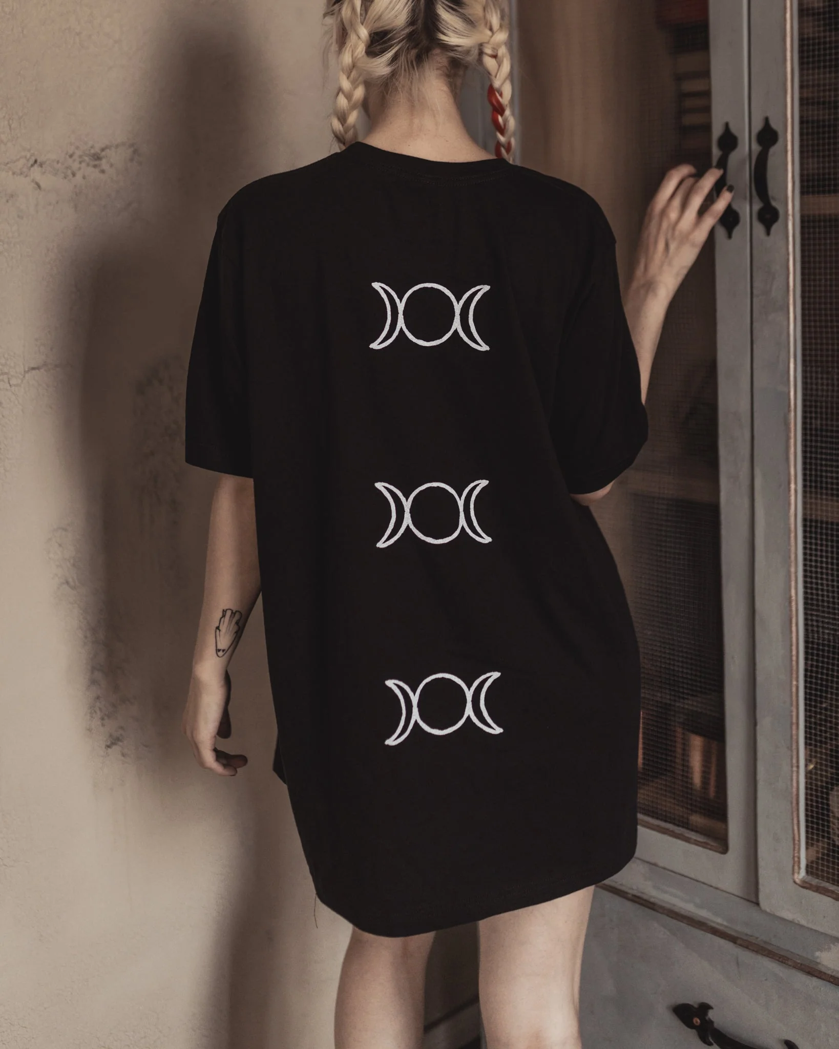 Hecate Oracle Tee - Image 5