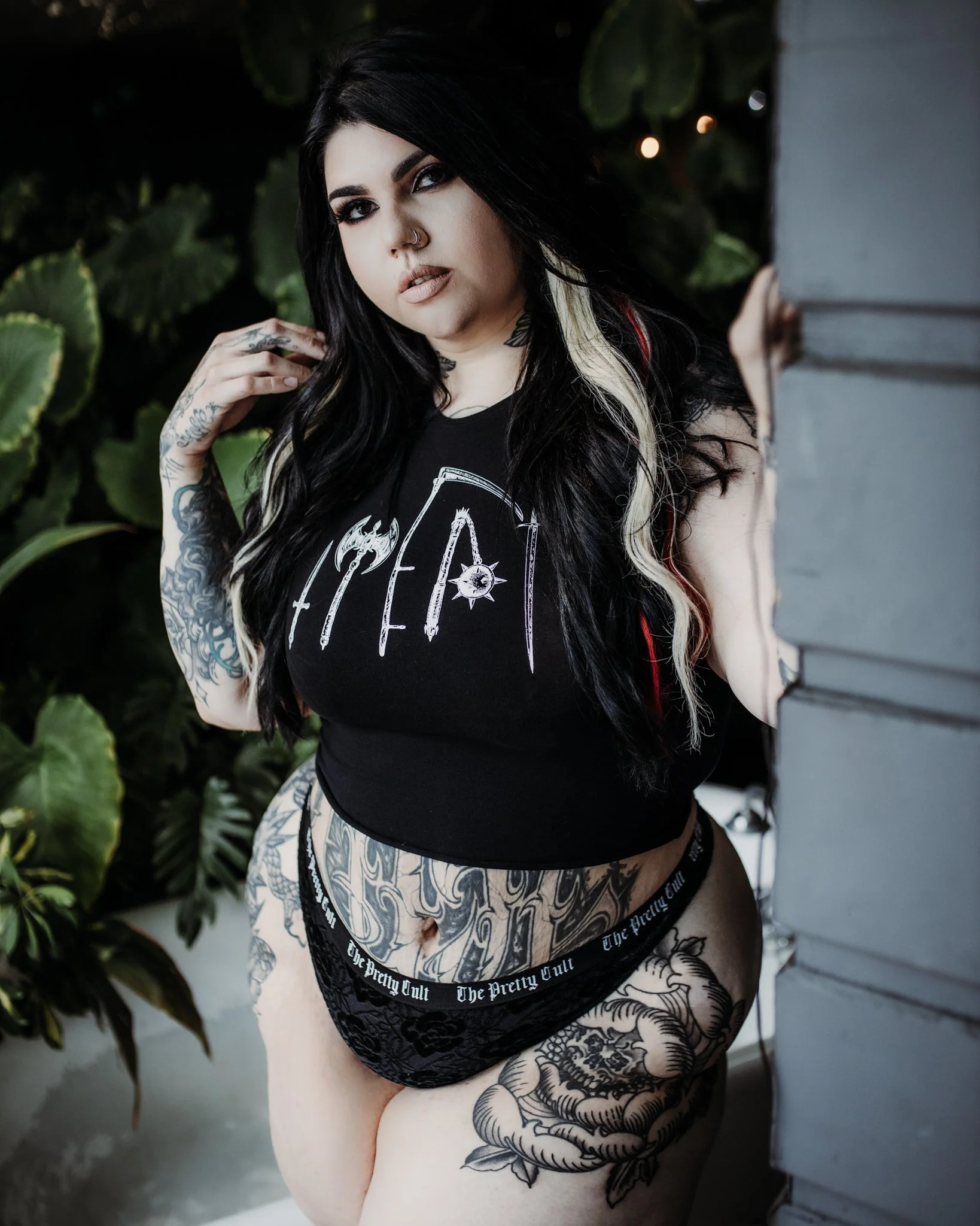 Van Helsing Crop Top - Image 3