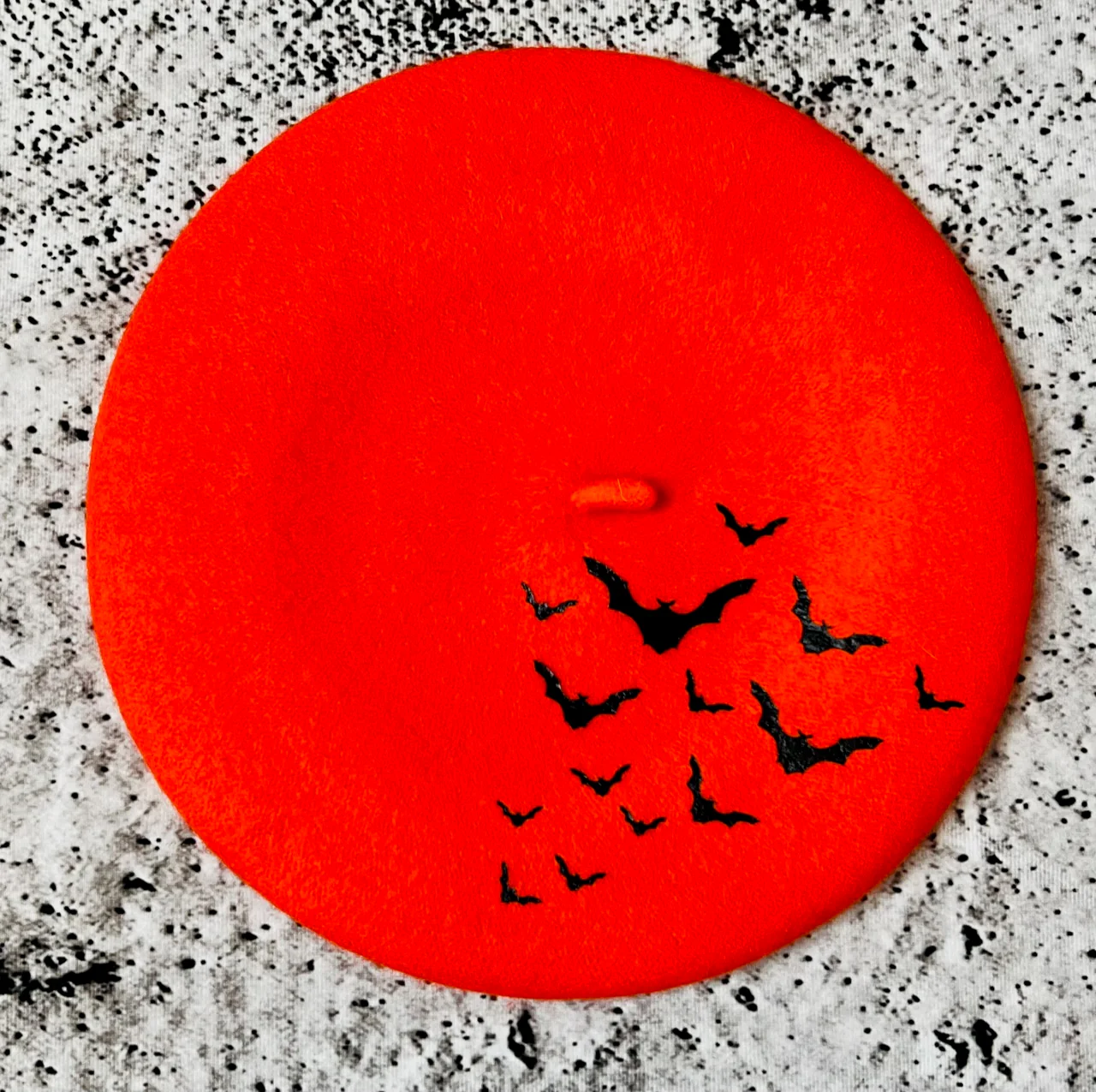 Vegan Beret - Bats - Orange